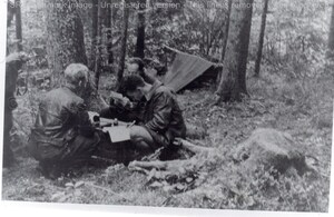 Le volontaire admis à la compagnie , reconnu apte physiquement et moralement, signe son engagement pour la durée de la guerre